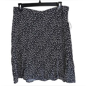 New with tags Reitmans lightweight pleated skirt‎